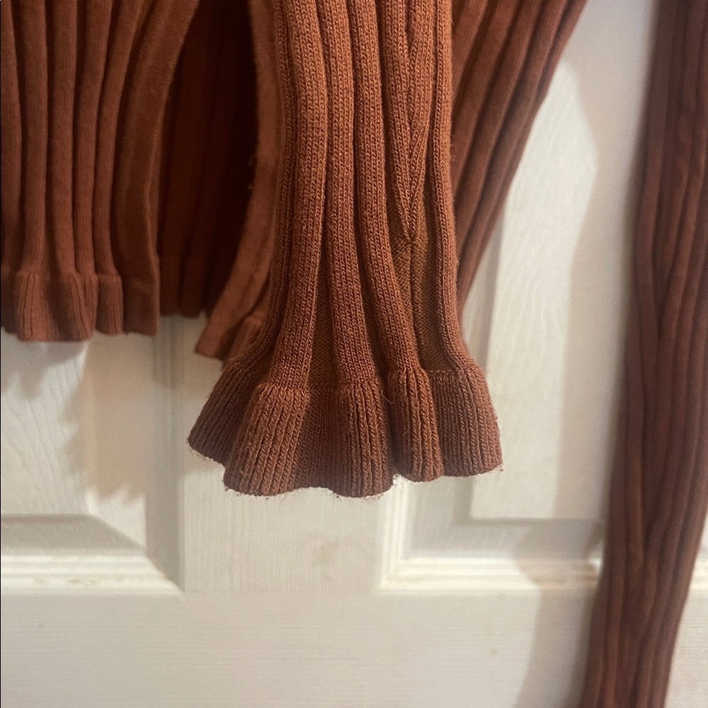 Brown Ribbed V-Neck Sweater - Picture 4 of 6